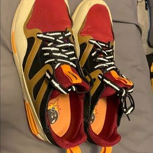 The hundreds shoes